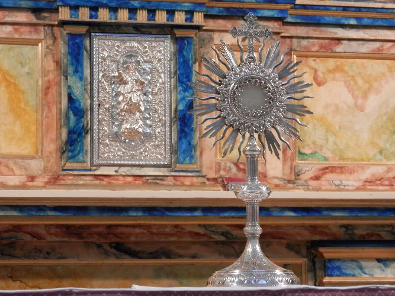 Interior de la Iglesia · 8