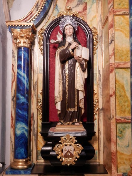 Interior de la Iglesia · 9