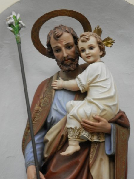 Interior de la Iglesia · 18